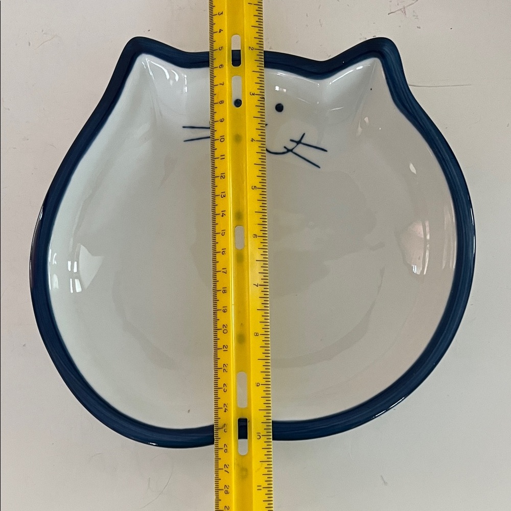 Cat Face ceramic trinket dish/bowl 8x9 inches - White and Navy - Picture 4 of 5